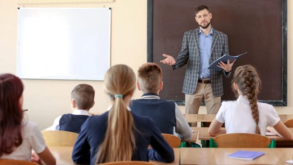 «Учитель по имени труд»