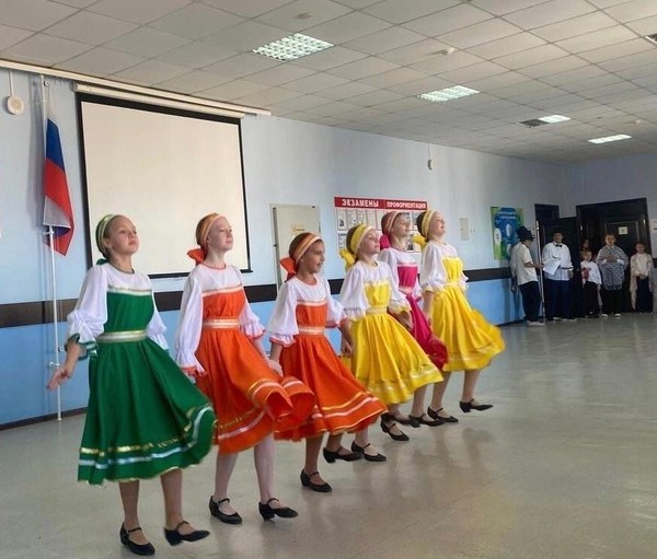 Концертная программа «С любовью вам, учителя»