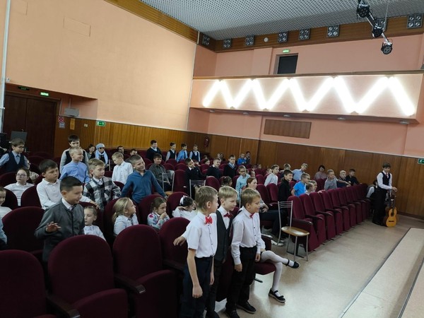 Праздничный концерт ко Дню Учителя «Для тех, кто зажигает свет!»