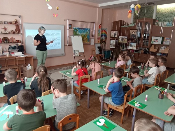 Детства яркая планета