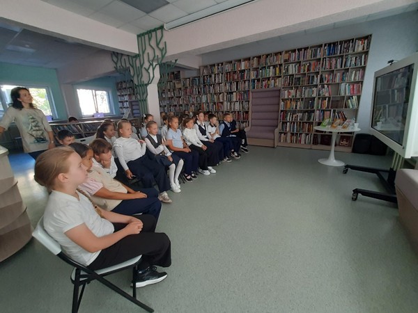 Киноурок «Валькины паруса» Экранизация по книге «Валькины друзья и паруса» Владислава Крапивина