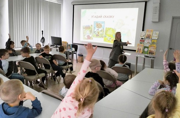 Литературный калейдоскоп «С книгой по дороге детства»