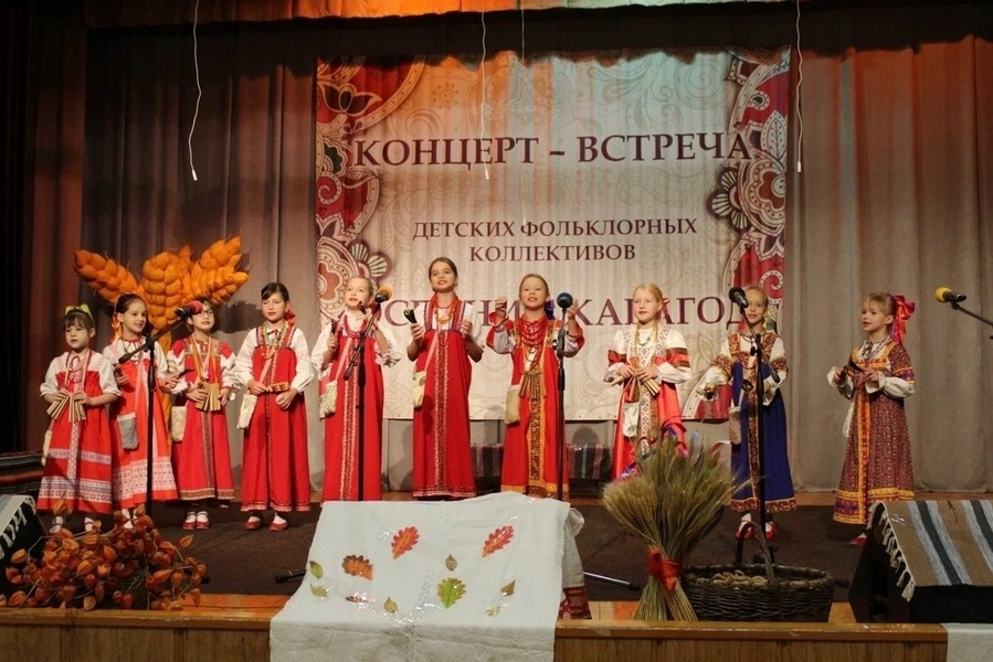 Открытый фестиваль русской песни «Осенний карагод»