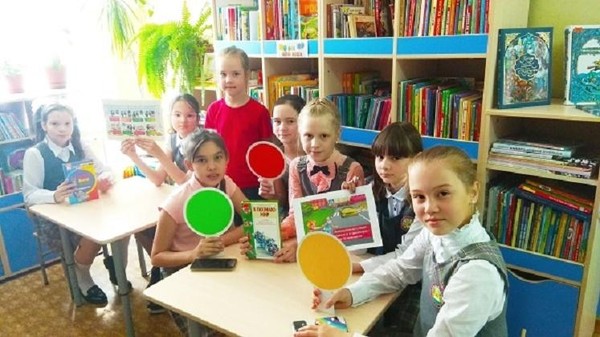 Познавательно-игровой час «В гостях у светофорика»
