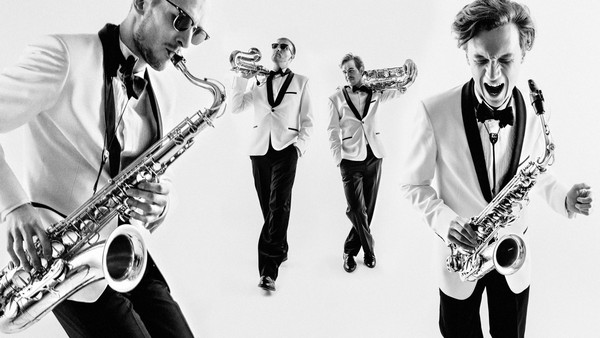 2x2 Saxophone Quartet и Яна Дельмас