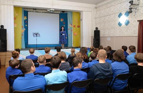 Познавательный час «Великий собиратель слов»