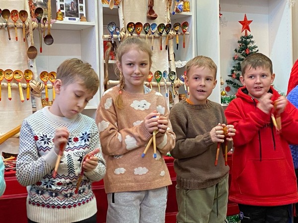 Праздничная программа «Ложка расписная, да звонкая какая»