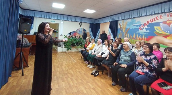 Концертная программа«И снова музыка звучит!»