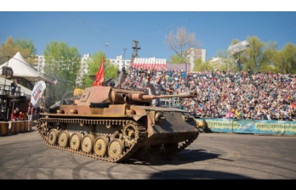 Монстр Траки против Танков