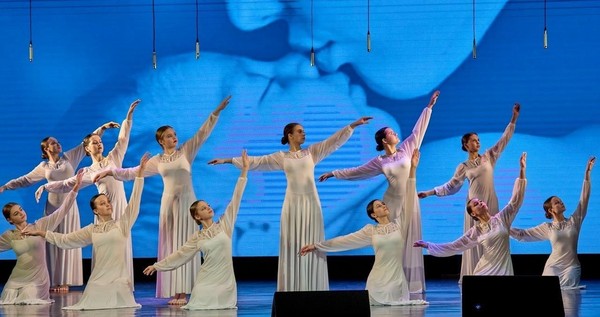 Праздничная концертная программа «Букет для любимой мамы»