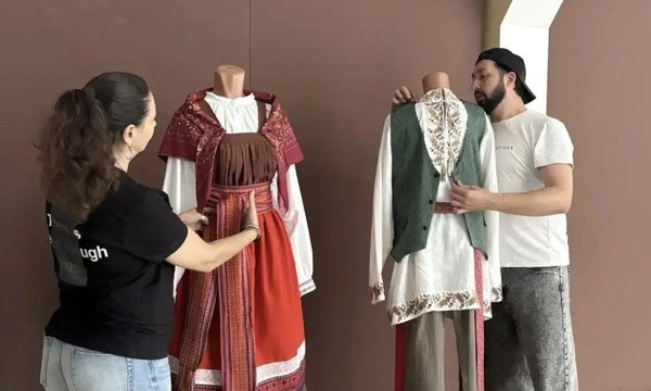 Выставка национальных костюмов «Костюмы народов России»