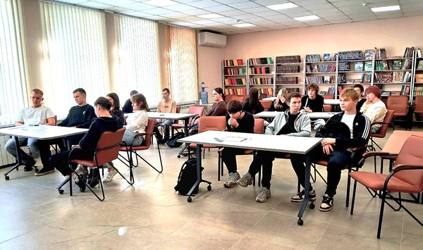 Патриотический час «Москву отстояли! Москву сберегли!»