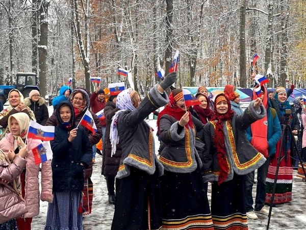Праздничная программа «Пусть дружба объединяет народы и города!»