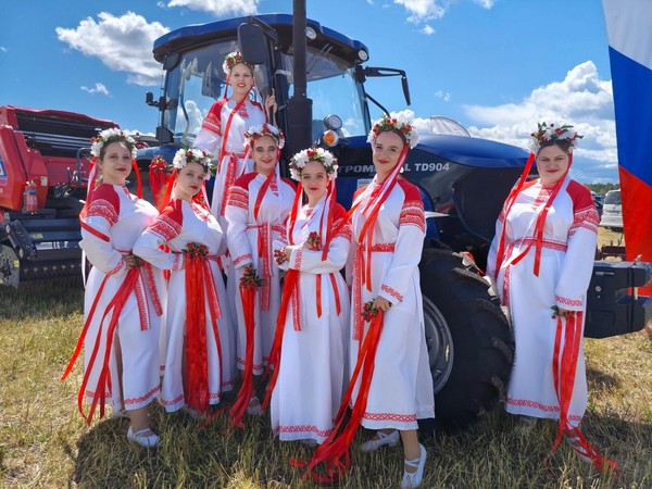 «В вихре танца»