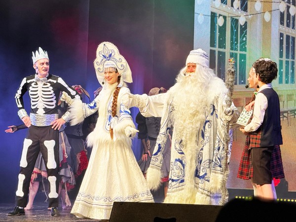 Спектакль «Новогодние игрушки»