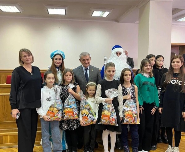 Концерт «В гостях у Деда Мороза»