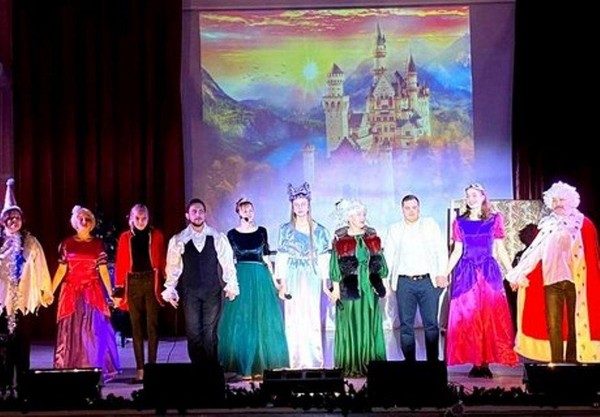 Театрализованное новогоднее представление «Двенадцать месяцев»