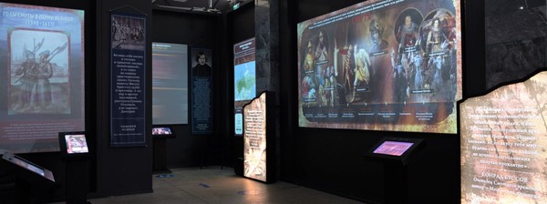 Экскурсия по выставке «Романовы»