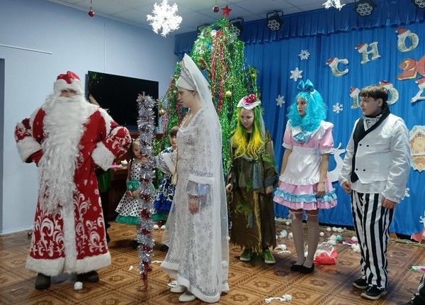 Новогоднее представление «Змей Горыныч и Новый год!»