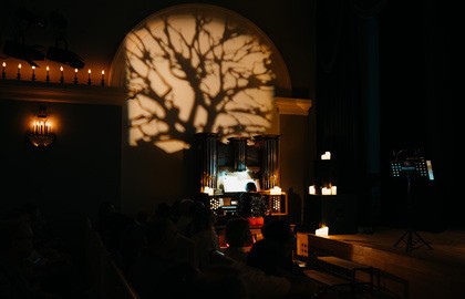 Сказка с органом и песочной анимацией «Алиса в стране чудес»