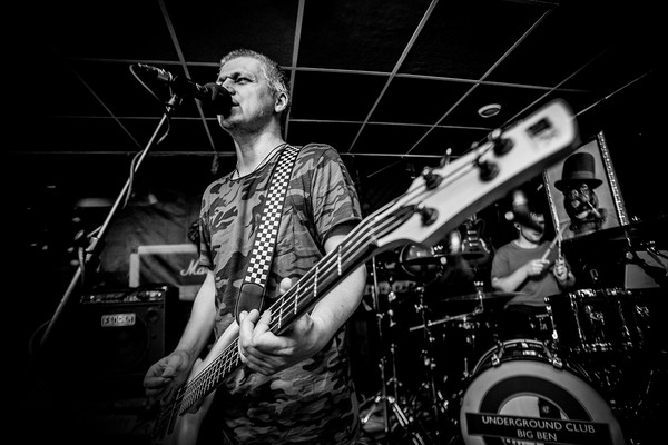 Группа «Потомучто»