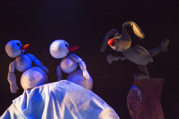 Спектакль «Солнышко и снежные человечки»