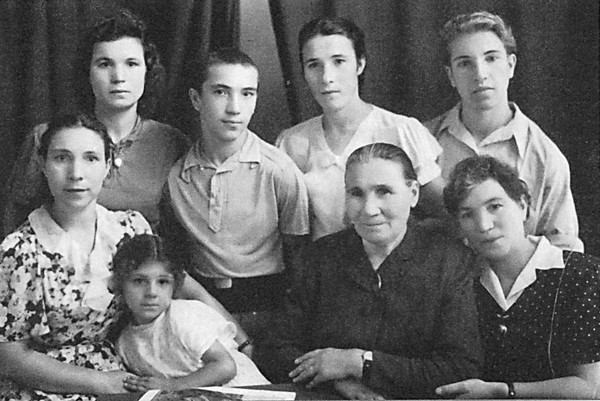 История экспоната «Тетради со сказками Анны Корольковой»