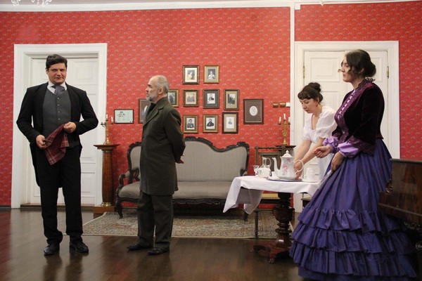 Спектакль «Нерешительный, или Семь пятниц на неделе»