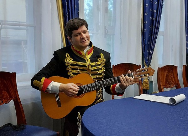 Литературно-музыкальная композиция «Я люблю кровавый бой»