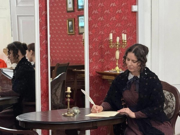 Литературно-музыкальная композиция «Воплощенная любовь: Никита и Александра Муравьевы»