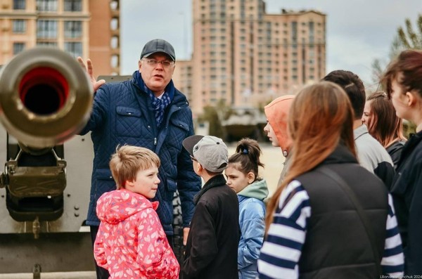 Экскурсия по парку военной техники «Патриот»