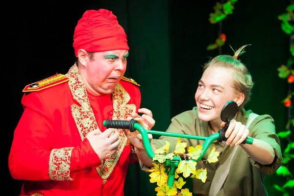 Спектакль «Чиполлино»