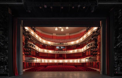 Детская экскурсия по исторической сцене Театра Маяковского