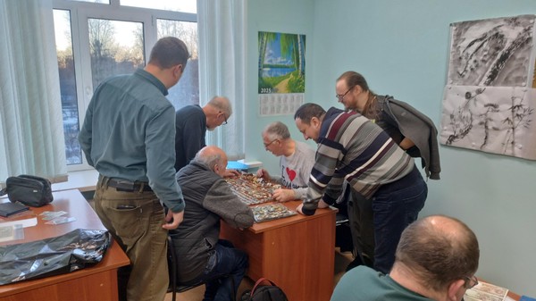 «Серия почтовых «романовских» марок в беззубцовом варианте»