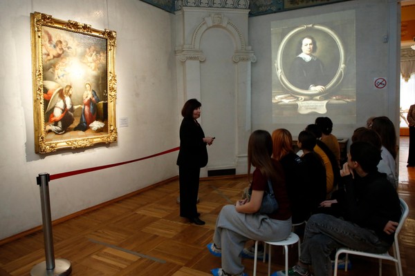 Экскурсия по выставке картины «Благовещение»