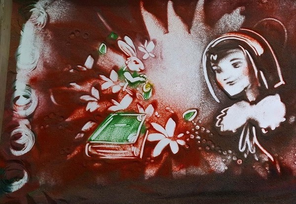 Сказка с органом и песочной анимацией «Алиса в стране чудес»