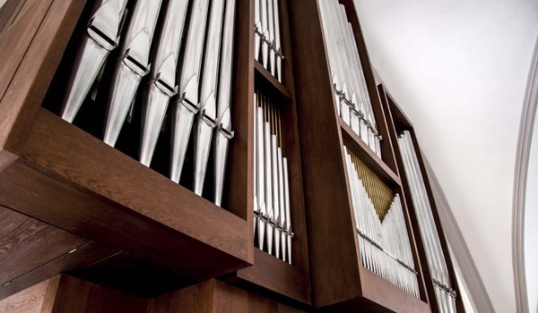 Орган и саксофон: гармония единства