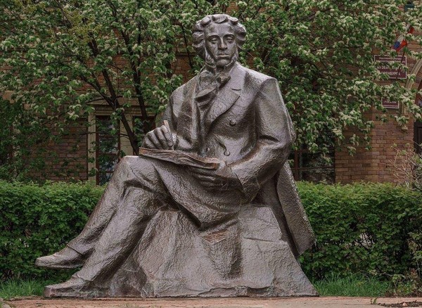 «Венчает время след…»