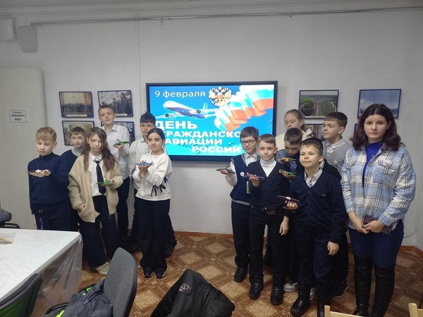 Ко Дню гражданской авиации — музейный урок в Крымскотатарском музее