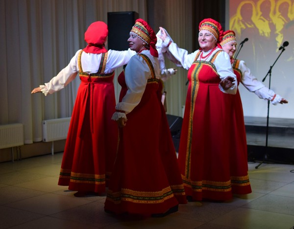 Песенно-танцевальный вечер «Душа поет»