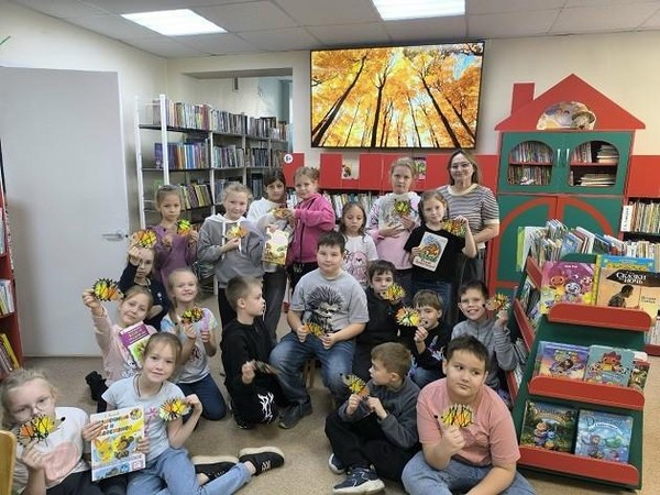 Творческое занятие «Жили-были ежики»