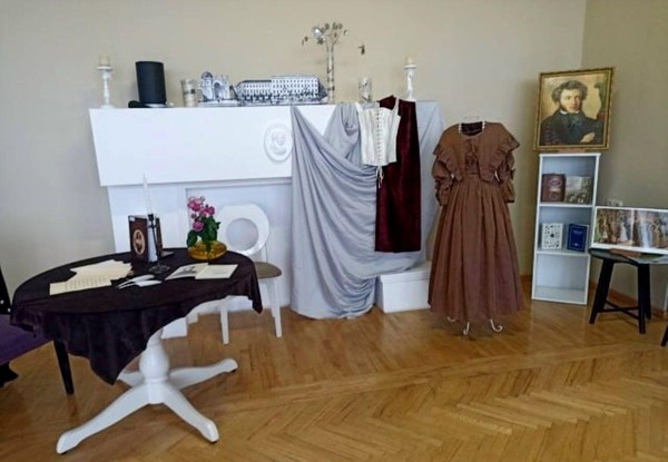 «...Метелям не задуть свечу»