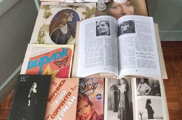 Выставка «Когда цвели сады…»