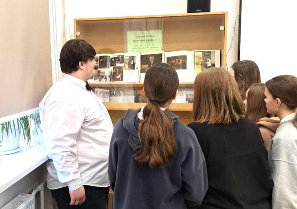 Выставка «Яркий мастер бытового жанра»