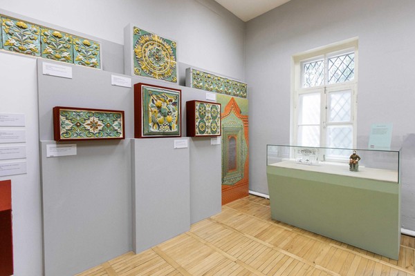 Экспозиция «Открытое хранение. Печи и изразцы»