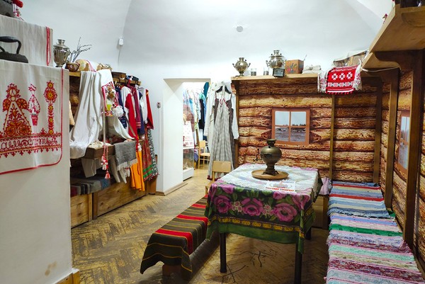 Выставка «Жили да были»