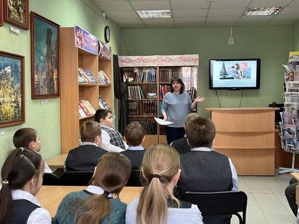 Информационный час«Безопасный цифровой путь»