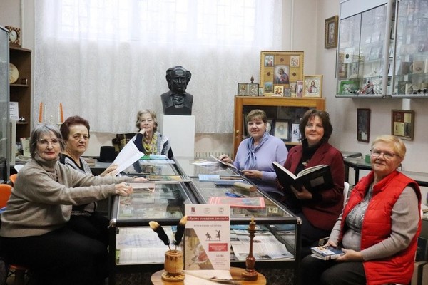 Как сердцу высказать себя…