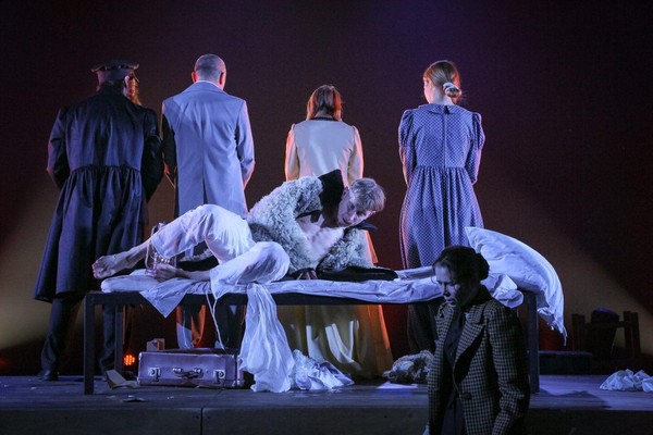 Спектакль «Платонов. Лихорадка самовлюбленности»