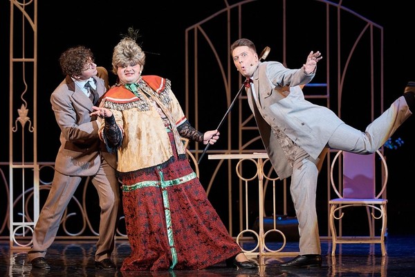 Спектакль «Тетушка Чарли»